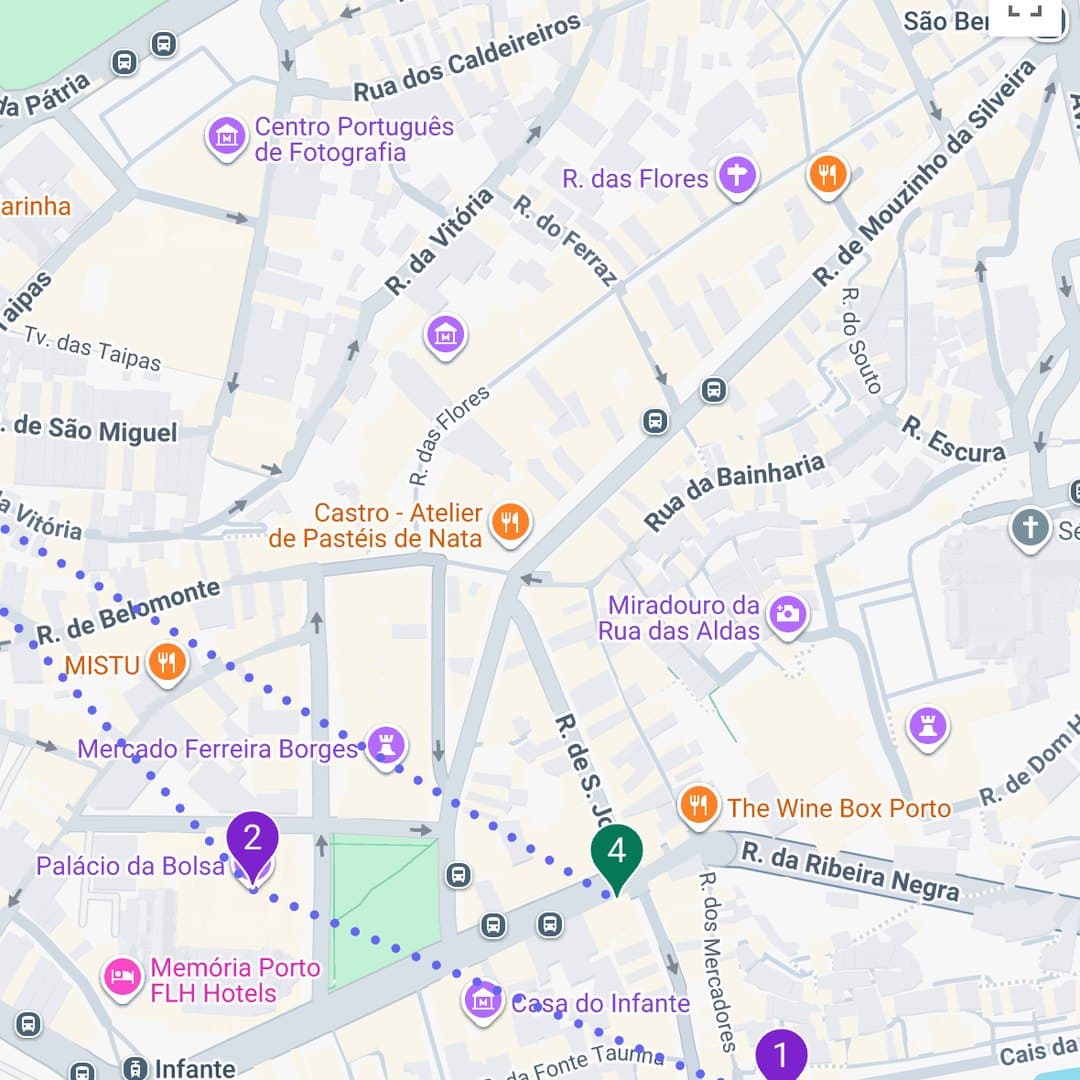 El mapa de Oporto con cuatro paradas numeradas y la ruta punteada que las une.